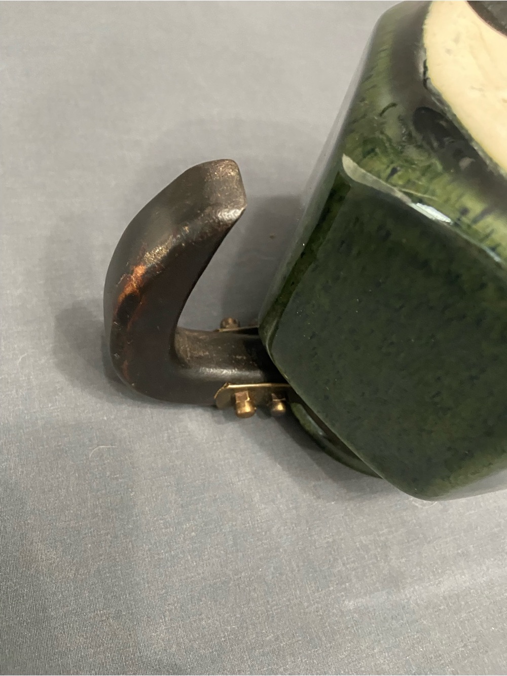 VTG Japanese Stoneware Teapot Green Speckled Glaze Wooden Handle Brass Fittings - Picture 7 of 17